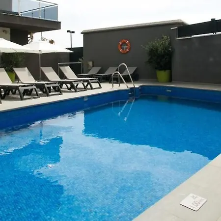 Inviting In With Shared Pool Apartment