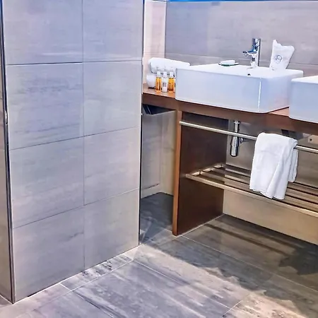 Inviting In With Shared Pool Fuengirola