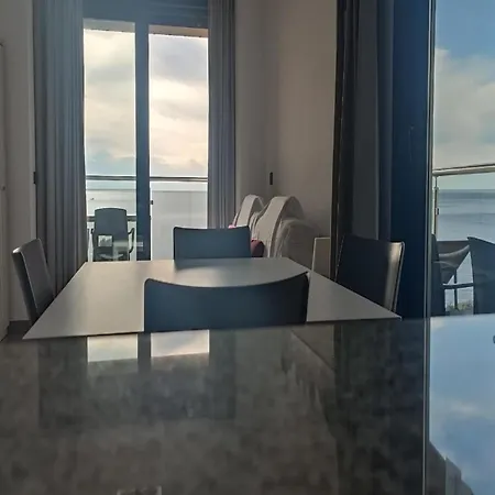 Inviting In With Shared Pool Apartment