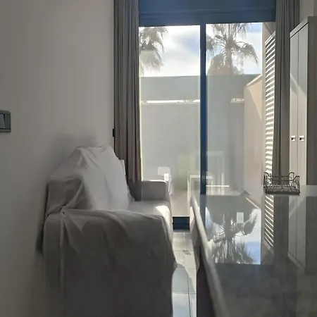 Inviting In With Shared Pool 아파트 푸엔히롤라