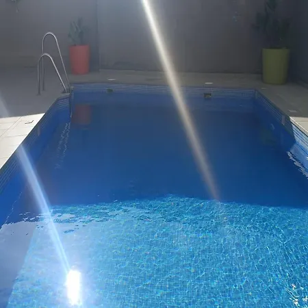 아파트 Inviting In With Shared Pool *