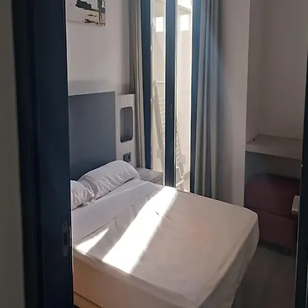Inviting In With Shared Pool 아파트 푸엔히롤라